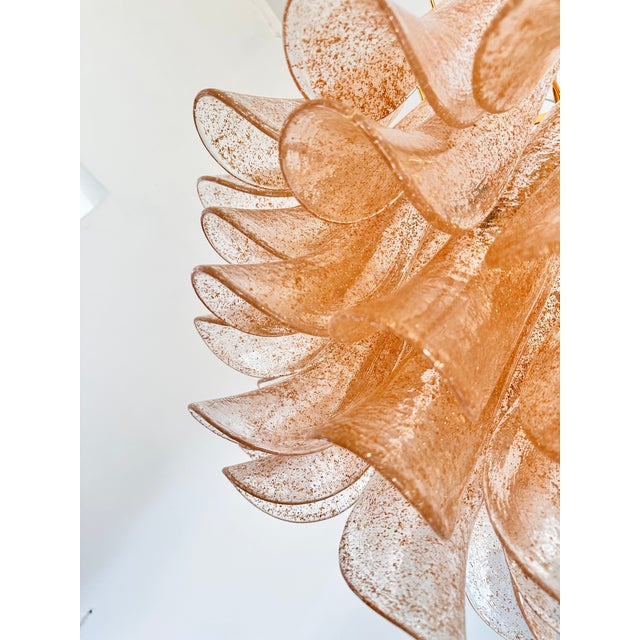 2020s Contemporary Clear and Gold “Petali-Selle” Murano Glass Chandelier in Mazzega Style For Sale - Image 5 of 8