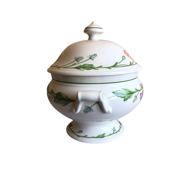 Late 20th Century Vintage Villeroy & Boch Amapola Germany Embossed Floral Round Lidded Soup Tureen For Sale - Image 5 of 7