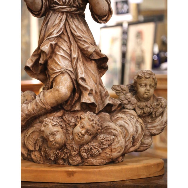 Pair 18th Century Italian Baroque Carved Painted Wood Adoring Angel Sculptures For Sale In Dallas - Image 6 of 16