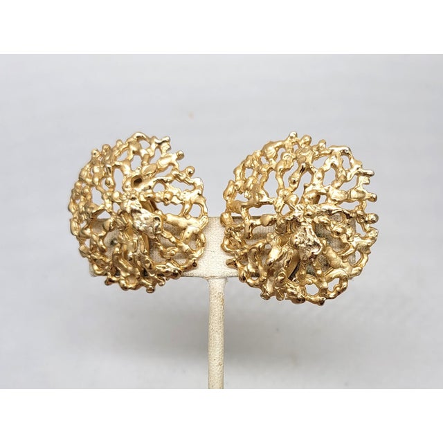 1970s Vintage 1970s Signed Napier Modernist Goldtone Clip Earrings- 2 Pieces For Sale - Image 5 of 9