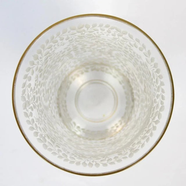 Art Deco Engraved Glass Vase, in Very Good conditions. Designed 1920 to 1949