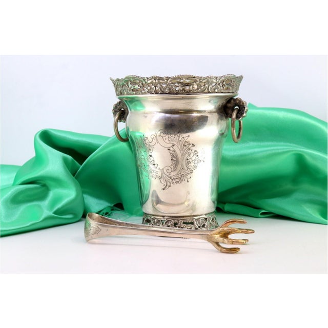 Ice Bucket with Silver Tongs and Ring-Shaped Handles, in Good conditions. Designed 1920 to 1949