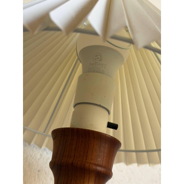 Mid-Century Modern 1960s Teak Beige Table Lamp With Pleated Shade Accent Lighting Danish Mid-Century Modern For Sale - Image 3 of 10