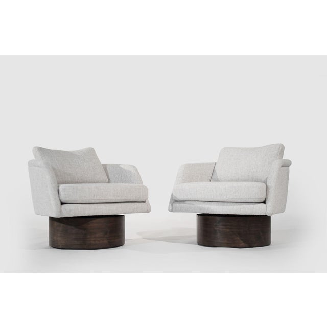 Set of Swivel Lounges on Walnut Supports by Leon Rosen, Circa 1970s For Sale In New York - Image 6 of 12