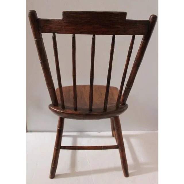 Early 19th Century n.e. Painted Child's Windsor Chair For Sale In Los Angeles - Image 6 of 7
