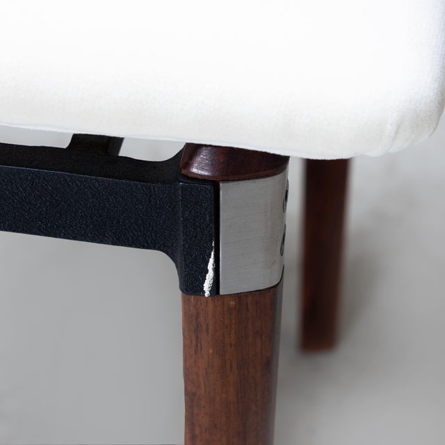 Model S82 Chairs in White Mohair by Eugenio Gerli for Tecno, 1960s, Set of 4 For Sale - Image 14 of 17