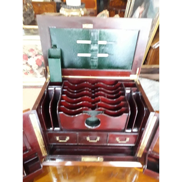 English document holder from around 1860, made of mahogany wood inlaid with satinwood, beautiful interior, still has the...