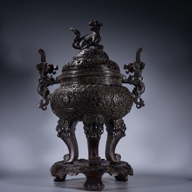 Dimensions: Height 53cm (20.87") x Mouth Diameter 20cm (7.87") x Approx. Width with Handles 35cm (13.78") Total Weight:...