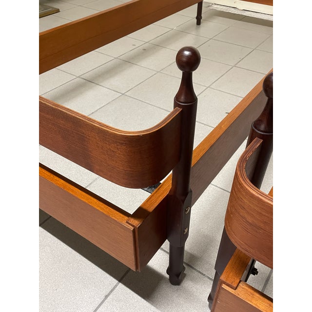 Vintage Teak Single Beds by Fratelli Proserpio, 1960s, Set of 2 For Sale - Image 18 of 18