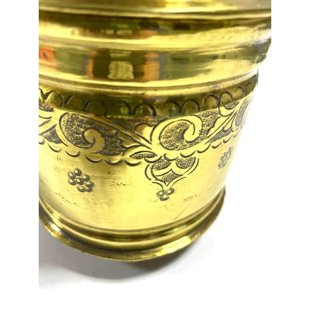 1960s Etched Brass Tobacco Jar With Lid – Indian Floral Brass Trinket Jar or Boho Catchall For Sale - Image 4 of 8