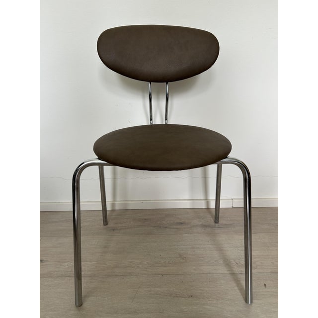This stylish and comfortable office chair was produced by the Kovona manufacturer in Czechoslovakia in 1970's. It has been...