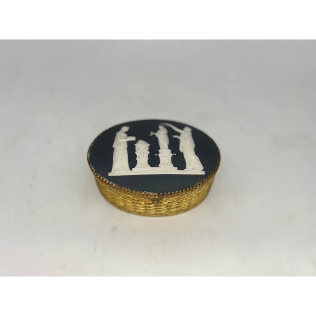 Metal Antique Continental Basalt & Brass Basketweave Box - Possibly Wedgwood For Sale - Image 7 of 8