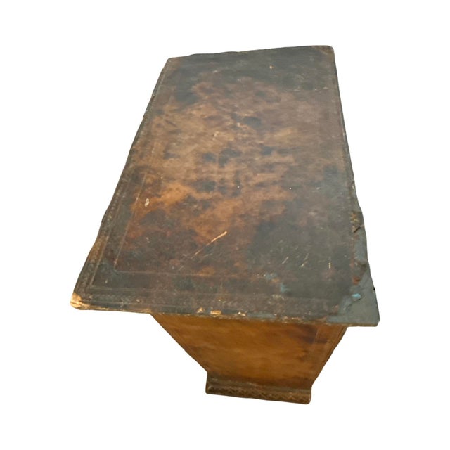 Wood Antique Italian Box With Painted Miniatures Featuring Women's Faces. For Sale - Image 7 of 9