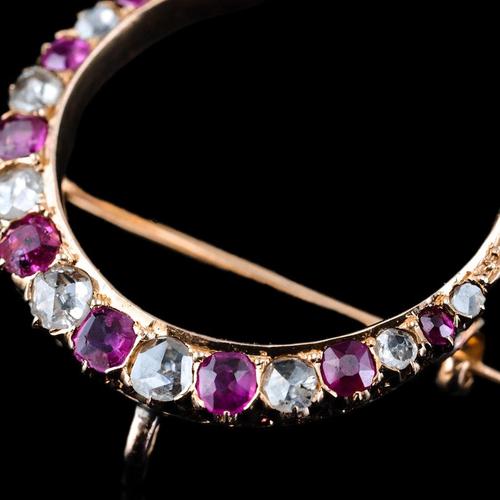 Antique Victorian 18 Karat Gold Crescent Brooch with Ruby and Diamond, 1880s For Sale - Image 10 of 18