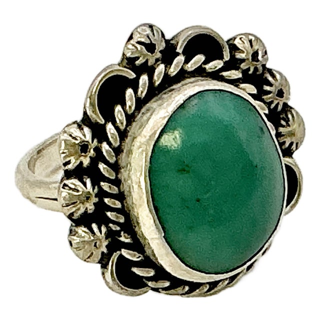 1970s Vintage Southwestern Navajo Boho Chic Sterling & Turquoise Cocktail Ring - Size 7.25 For Sale