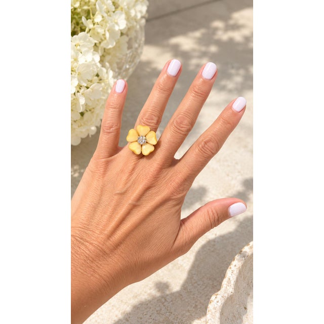 Vintage Italian 18k Gold Mother-of-Pearl & Diamond Floral Ring, Size 5.75 For Sale - Image 15 of 15