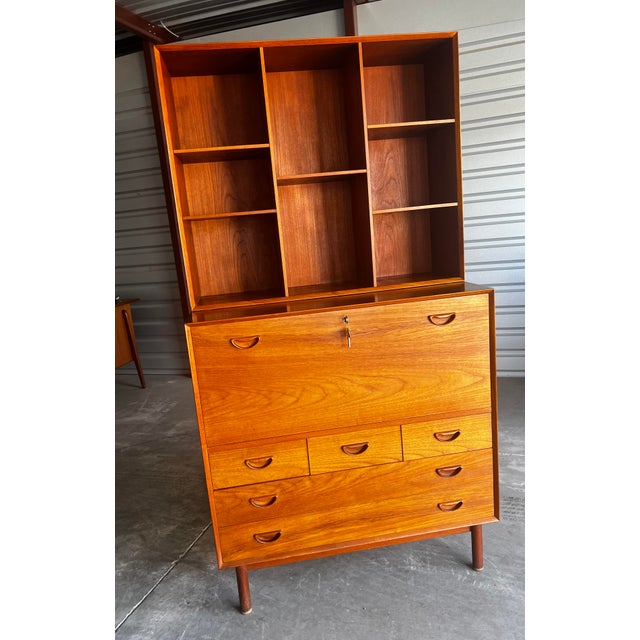 1960s 1960s Peter Hvidt & Orla Mølgaard-Nielsen for Søborg Danish Teak Desk and Hutch For Sale - Image 5 of 10