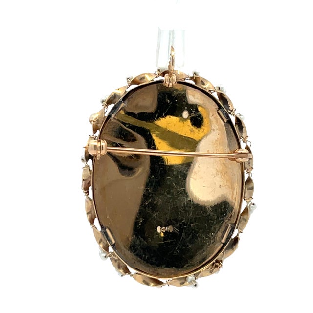 Modern 14k Yellow Gold Pearl-Border Lady Portrait Convertible Vintage Brooch/Pendant For Sale - Image 3 of 7