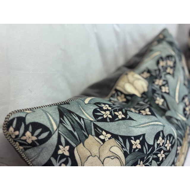 William Morris Gp & J Baker "Tulips and Jasmine" Linen Print With Velvet Back Lumbar Pillow, 14" X 20" For Sale - Image 4 of 7