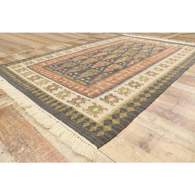 Vintage Persian Kilim Rug - 05'04 X 08'02 For Sale In Dallas - Image 6 of 8