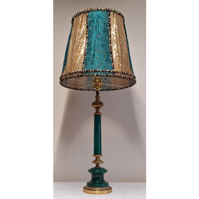 Italian Vintage Table Lamp from the 70s with Green Alabaster Base with Brass and Bronze Elements and Handmade Sequin Shade by Lamplove, 1970s For Sale - Image 4 of 9