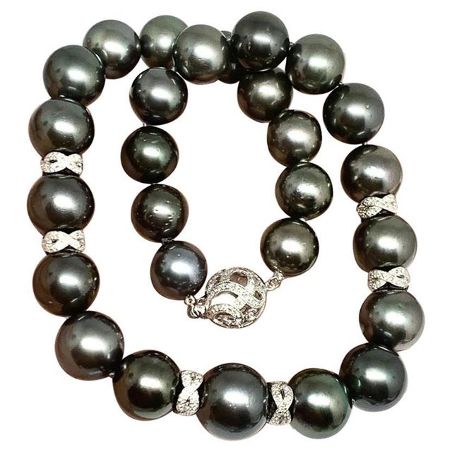 Traditional Diamond Tahitian Pearl 14k Gold Necklace Certified For Sale - Image 3 of 10