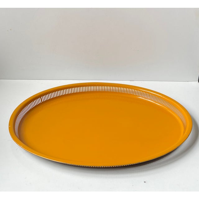 Mid-Century Modern Swedish Modern Yellow Ovale Metal Serving Tray by Carl Lund, 1960s For Sale - Image 3 of 9