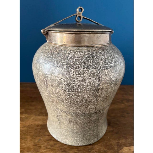 VTG Tozai hand painted khaki color temple jar / ginger jar is part of the Tozai's Classic Collection. Tozai Home...