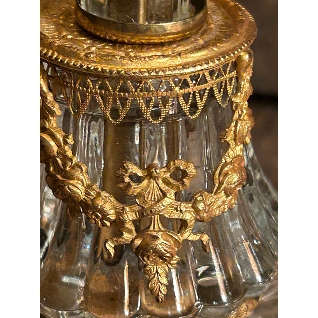 1960s Vintage Mid-Century American Neoclassical Glass & Stamped Brass Table Lamp – With Custom Pleated Hard Plastic Shade For Sale - Image 5 of 12