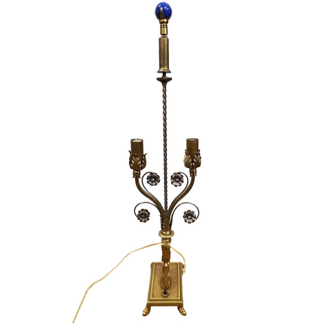 Brass 1930 Hollywood Regency Cast Bronze Scrolling Griffin Table Lamp W/ Lamp Shade For Sale - Image 8 of 11