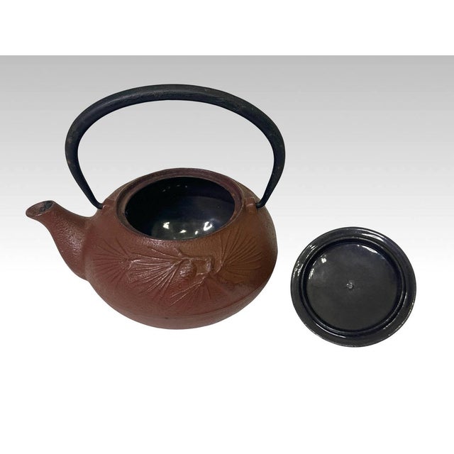 1980s Vintage Japanese Cast Iron Tetsubin / Teapot With Pine Needle Design For Sale - Image 5 of 5