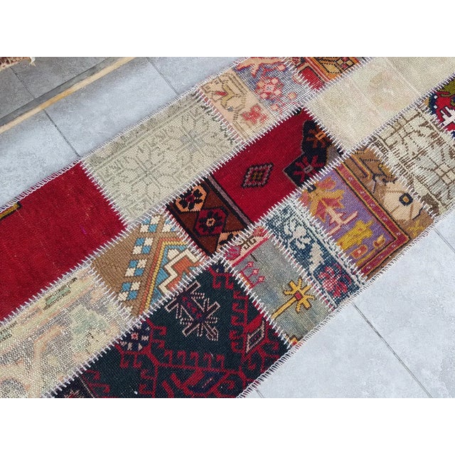 Off-white Oushak Vintage Wool Rug For Sale - Image 8 of 10