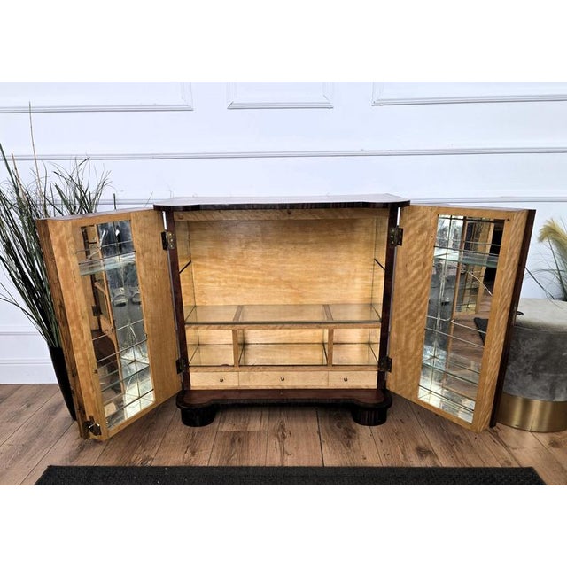 Mid-Century Modern Art Deco Italian Burl Walnut Dry Bar Cabinet with Glass Top, 1950s For Sale - Image 9 of 13