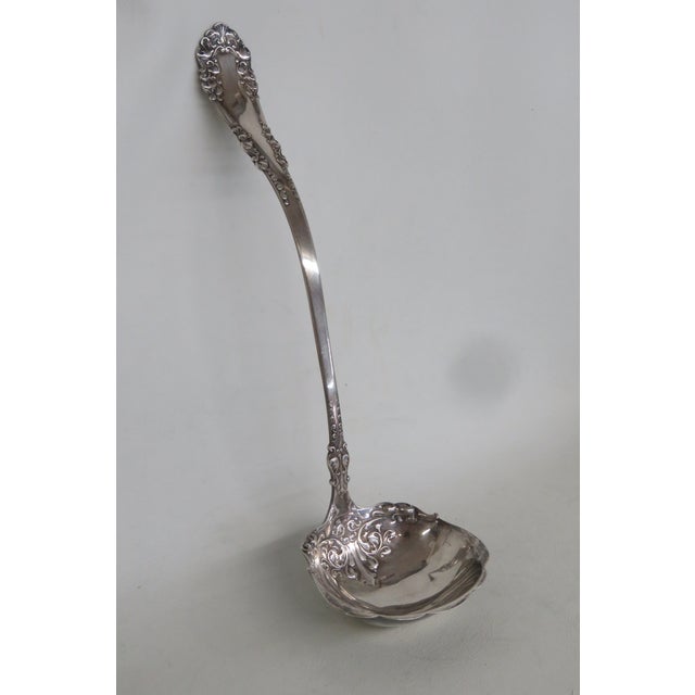 1847 Rogers Bros Large Punch Soup Ladle 1904 Xs Triple Silverplate Utensil 5004b For Sale - Image 10 of 12