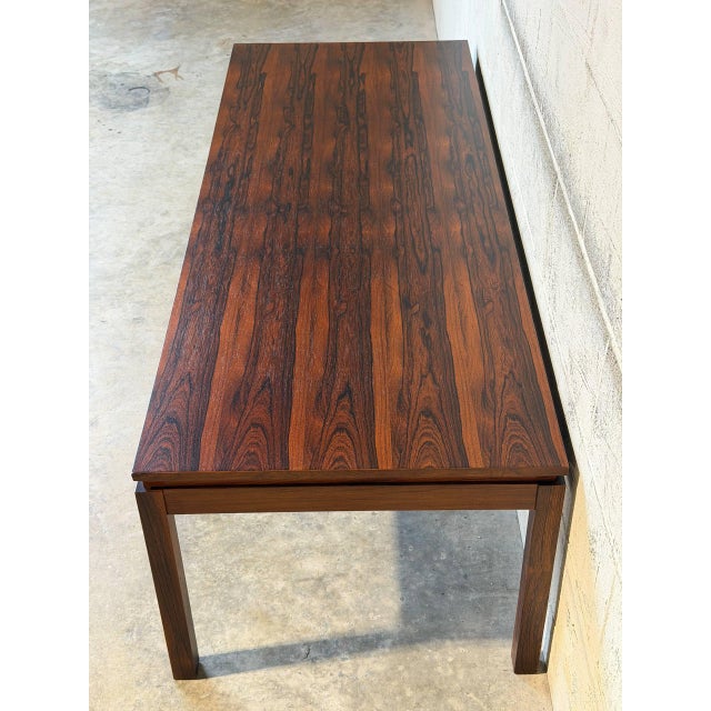 Mid-Century Modern Minimalist Long Rectangular Rosewood Coffee Table Danish Vintage Mid-Century Modern 1960s For Sale - Image 3 of 12