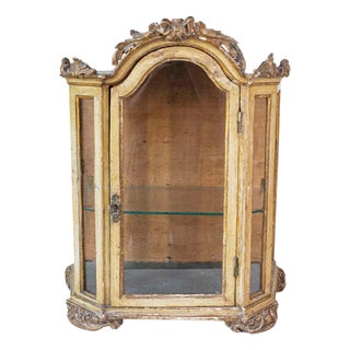 Petite 18th Century Venetian Painted Wood Rococo Vitrine with Carved Crest For Sale