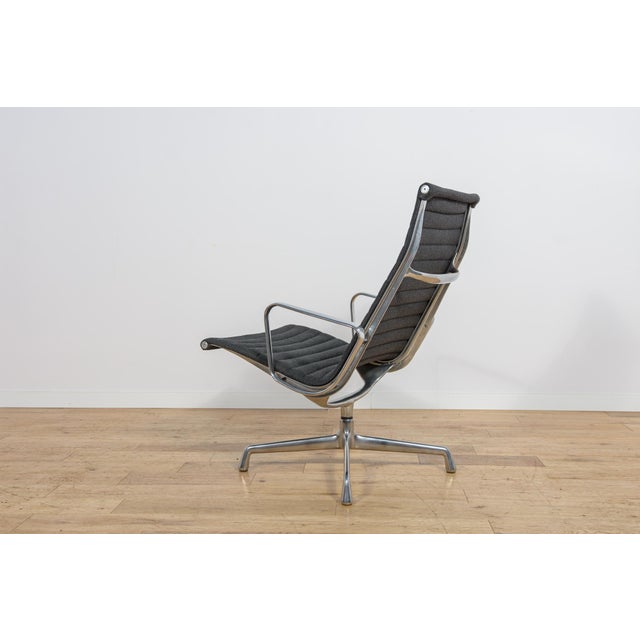 EA124 Lounge Chair by Charles & Ray Eames for Herman Miller, United States, 1980s For Sale - Image 6 of 18