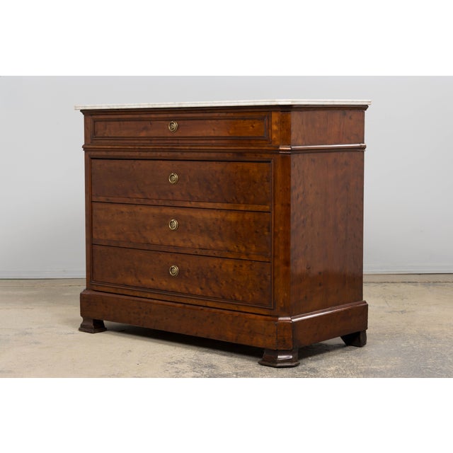 19th Century French Louis Philippe Burl Walnut Commode W/ Carrara Marble For Sale - Image 15 of 18