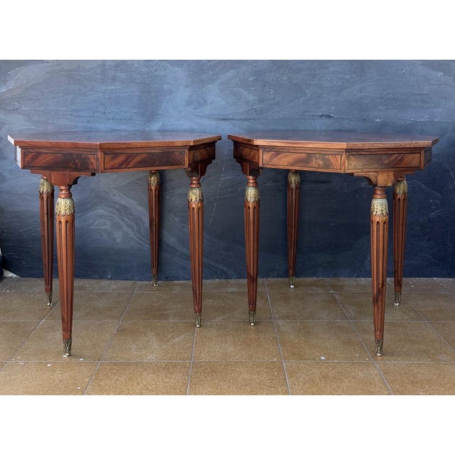 French Louis XVI Style Marquetry Side Tables, 1940, Set of 2 For Sale - Image 3 of 14