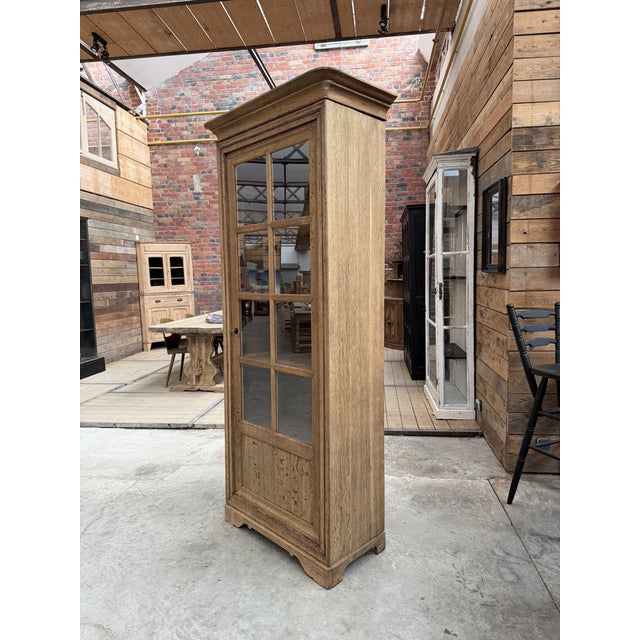 Early 20th Century Oak Display Cabinet For Sale - Image 3 of 10