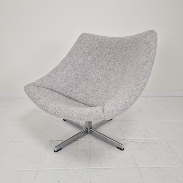 Artifort Oyster Lounge Chair with Cross Base attributed to Pierre Paulin for Artifort, 1960s For Sale - Image 4 of 12