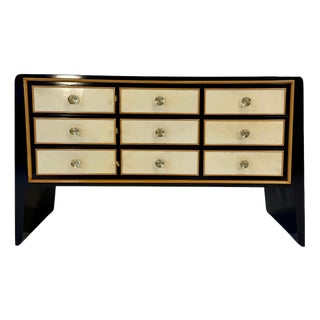 Italian Art Deco Dresser in Maple, Lacquer and Parchment by Paolo Buffa, 1940s For Sale
