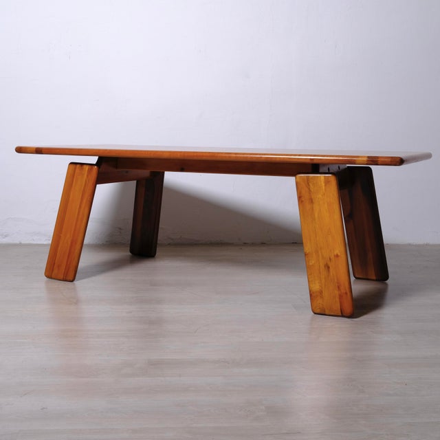 Beautiful in excellent condition, restored and finished with shellac.