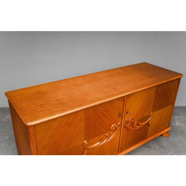 Vintage Art Deco Sideboard in Oak For Sale - Image 5 of 18