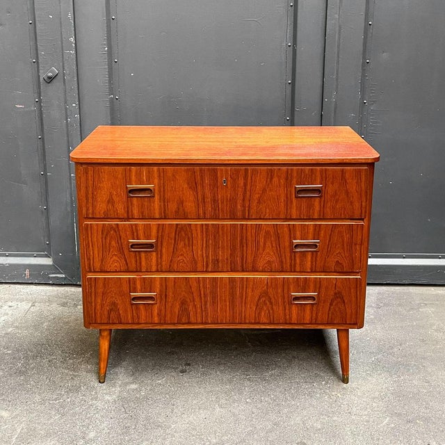 Mid-Century Chest of Drawers For Sale - Image 6 of 16