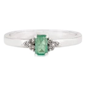 Petite Emerald Ring With Diamond Accents in 925 Sterling Silver - Size 8.5 For Sale
