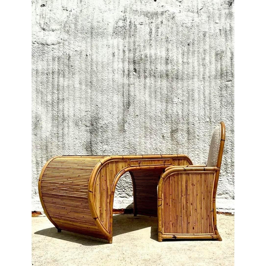 フィオナ、パーフェクトテレポートホール、大横綱、プワソン、オンセンガロウズ、 Vintage Coastal 1978 Henry Olko Rattan Waterfall Desk | Chairish