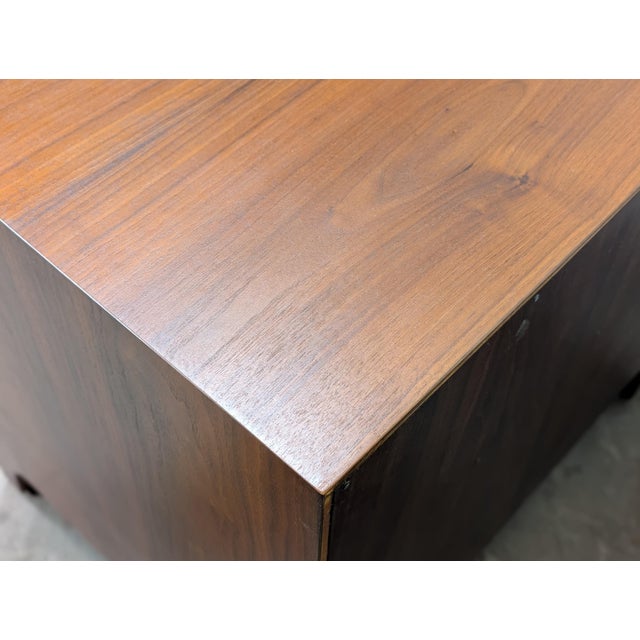 Pair of Mid Century Modern Walnut Nightstands by Widdicomb, C1960s For Sale - Image 13 of 15