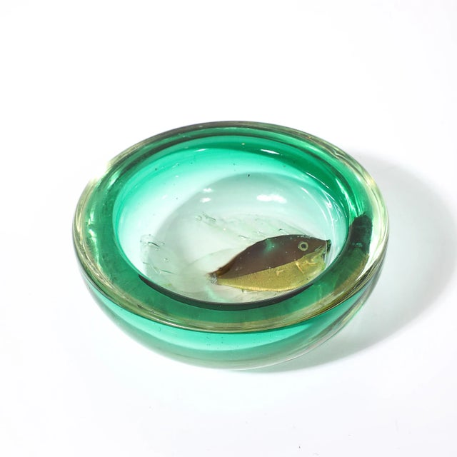 Mid-Century Modernist Fish Motif Hand-Blown Murano Glass Bowl by Alfredo Barbini For Sale - Image 11 of 12