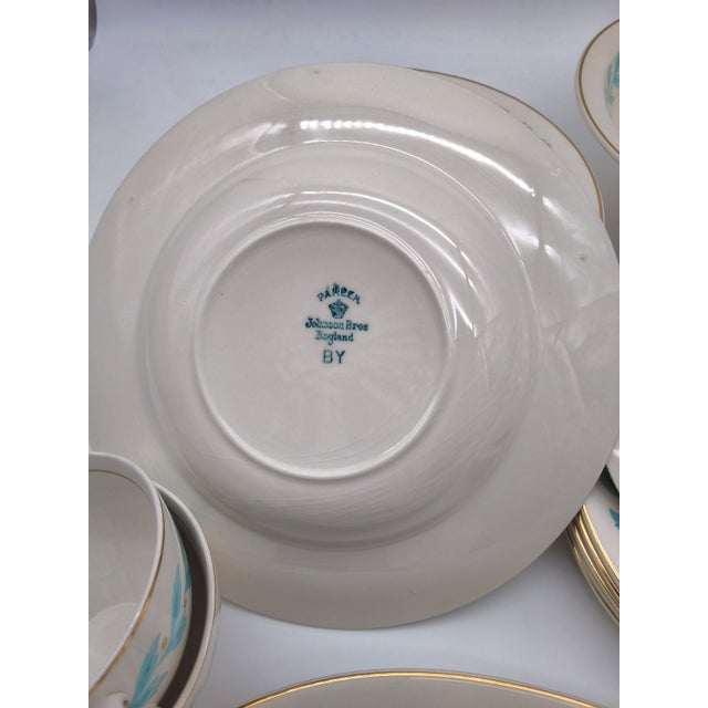 Ceramic Vintage Johnson Bros Pareek England Dinner/Lunch Set of 40 Pieces For Sale - Image 7 of 10